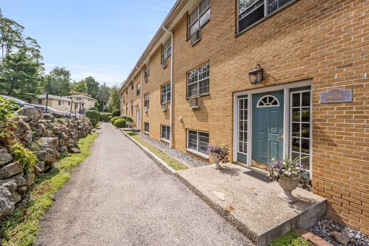 Parkside Apartments at Croton On Hudson - Photo 7 of 12