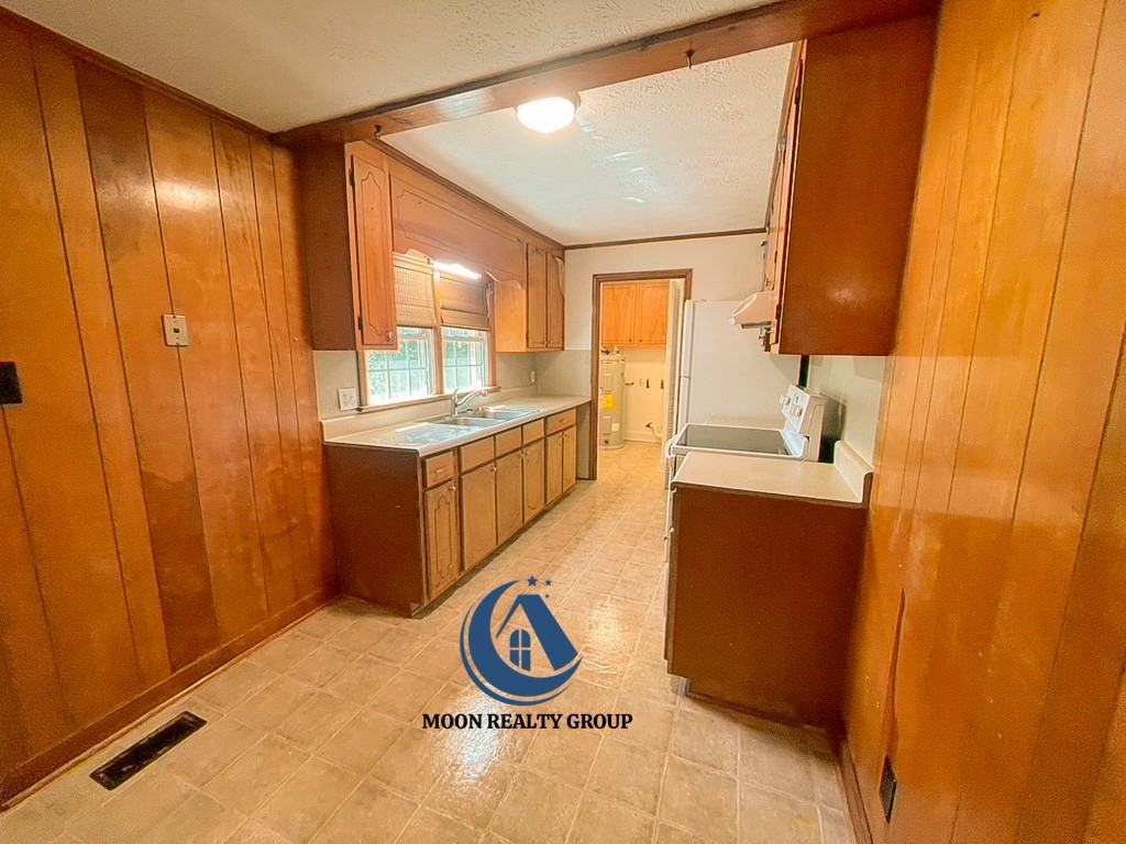 710 E Chestnut St #1 - Photo 3 of 9