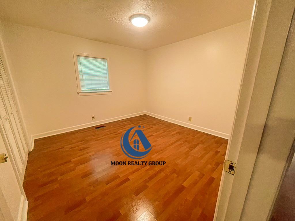 710 E Chestnut St #1 - Photo 6 of 9