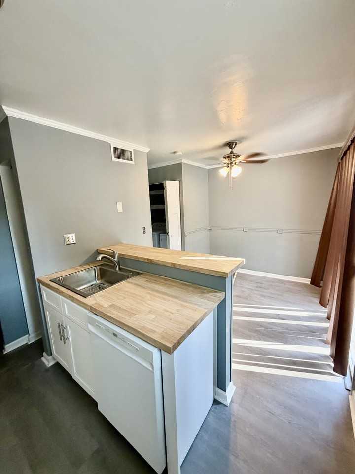 4115 Little River Road - 7FUnit 7F #7F - Photo 5 of 18