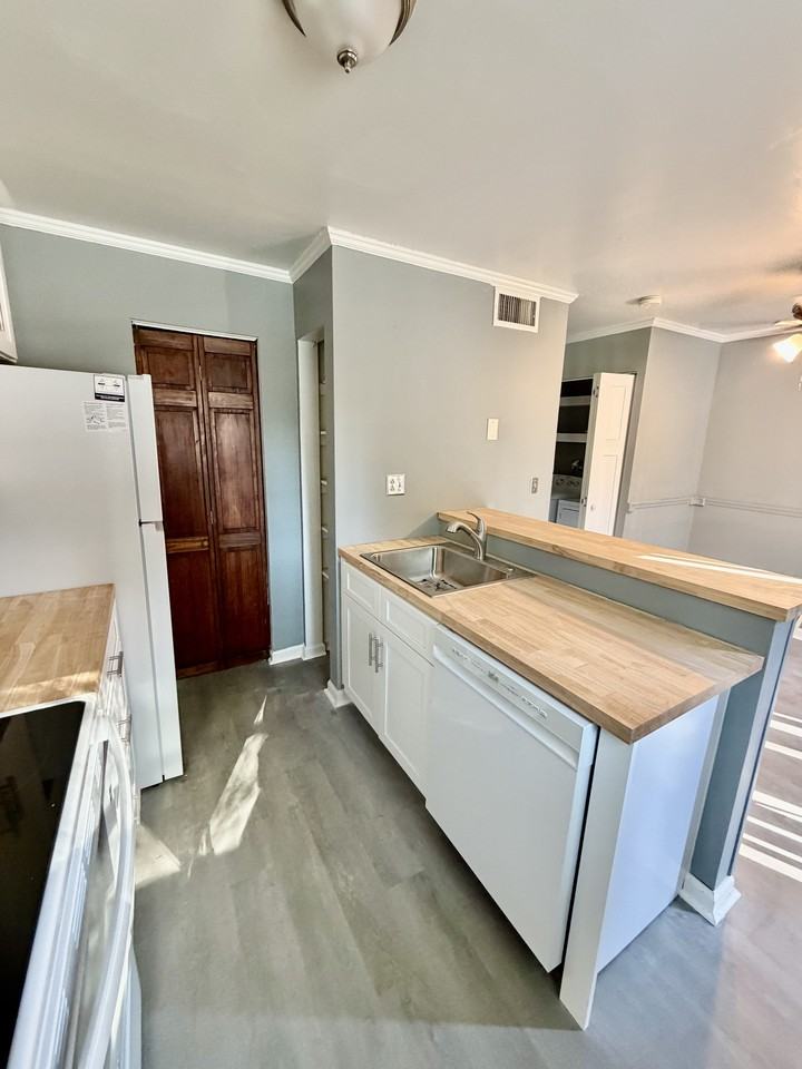 4115 Little River Road - 7FUnit 7F #7F - Photo 7 of 18