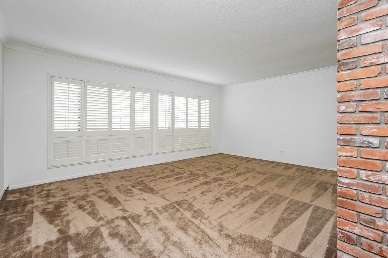 4571 Amberwood Ave - Photo 4 of 50