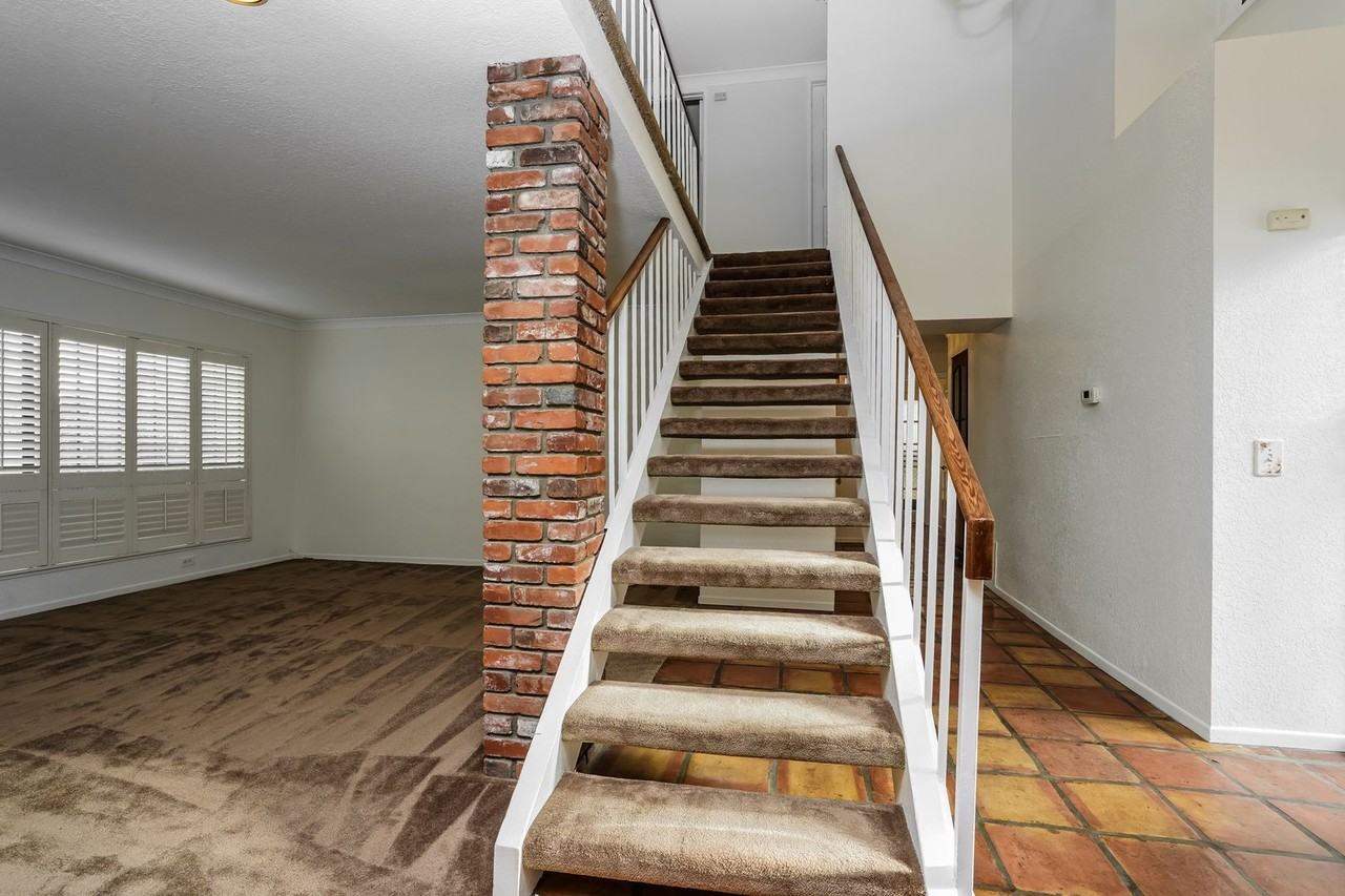 4571 Amberwood Ave - Photo 6 of 50