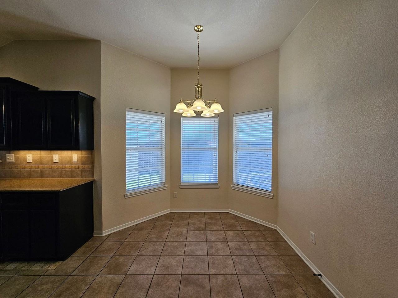 4310 Rosebelle Ave - Photo 4 of 31