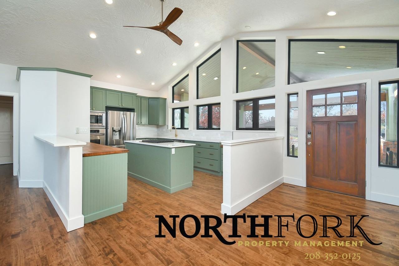 3736 N Mountain View Dr - Photo 3 of 21