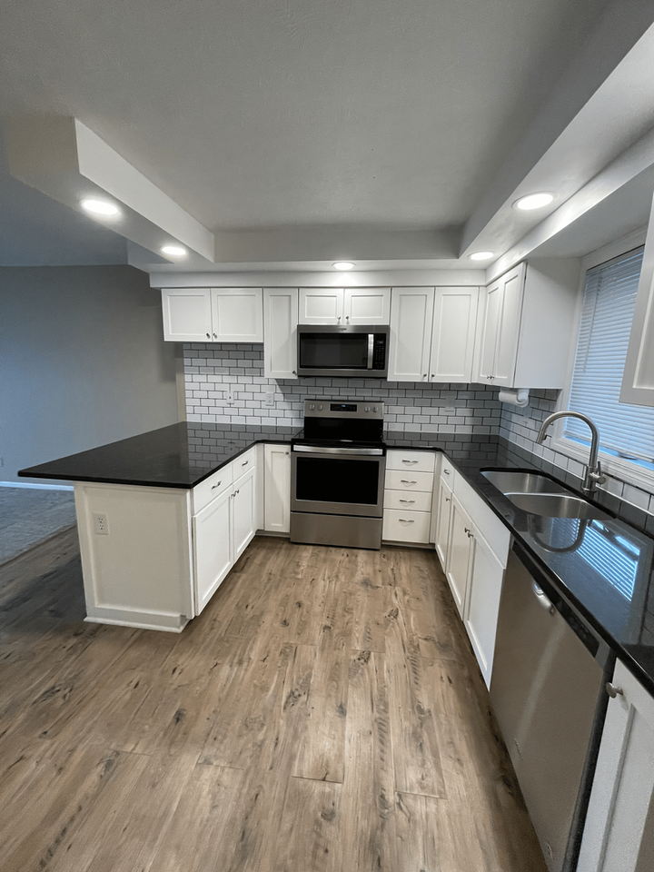 602 W 23rd Ave - Photo 2 of 15