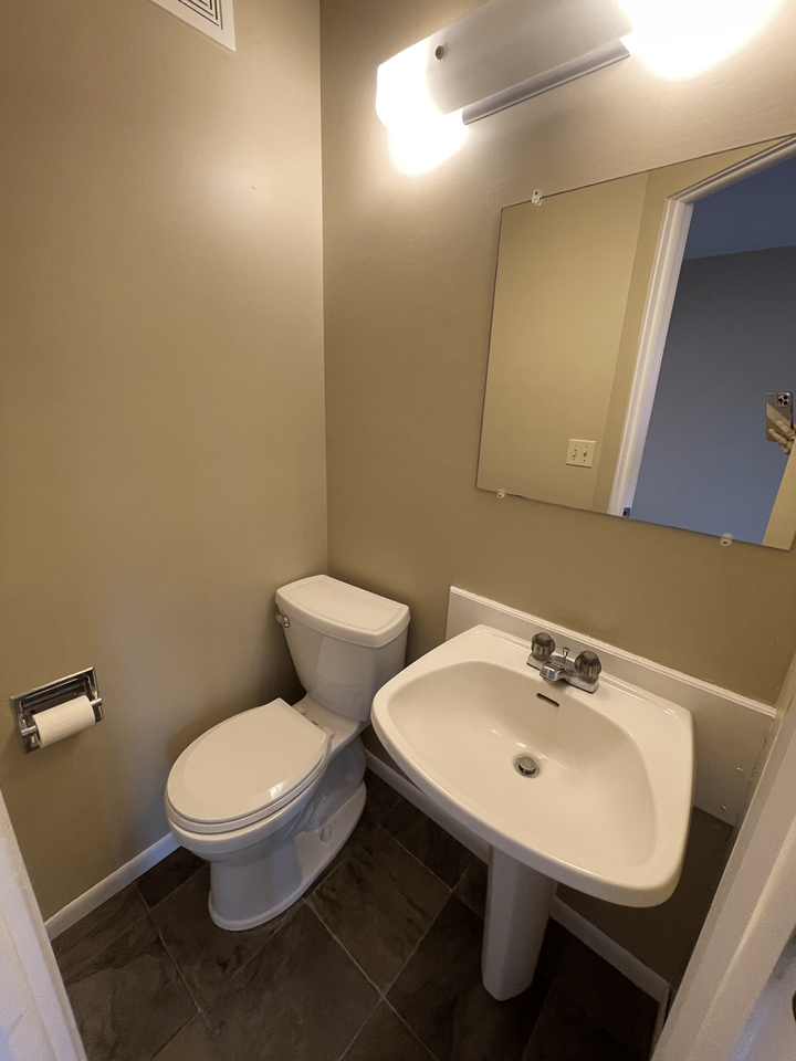 602 W 23rd Ave - Photo 4 of 15