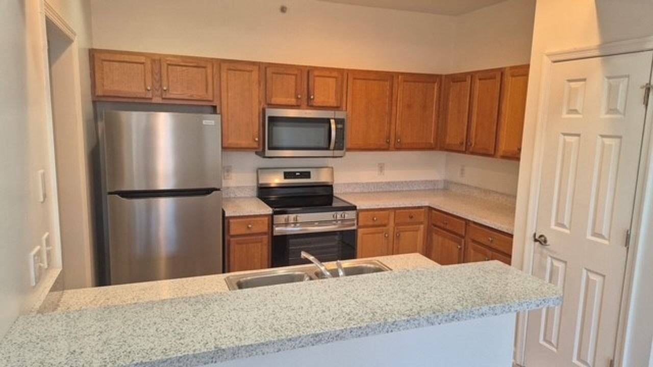 635-675 Woodbrook Drive - Photo 4 of 23