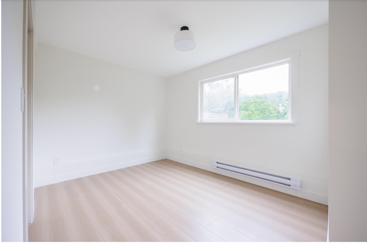 11518 236B Street - Photo 4 of 5