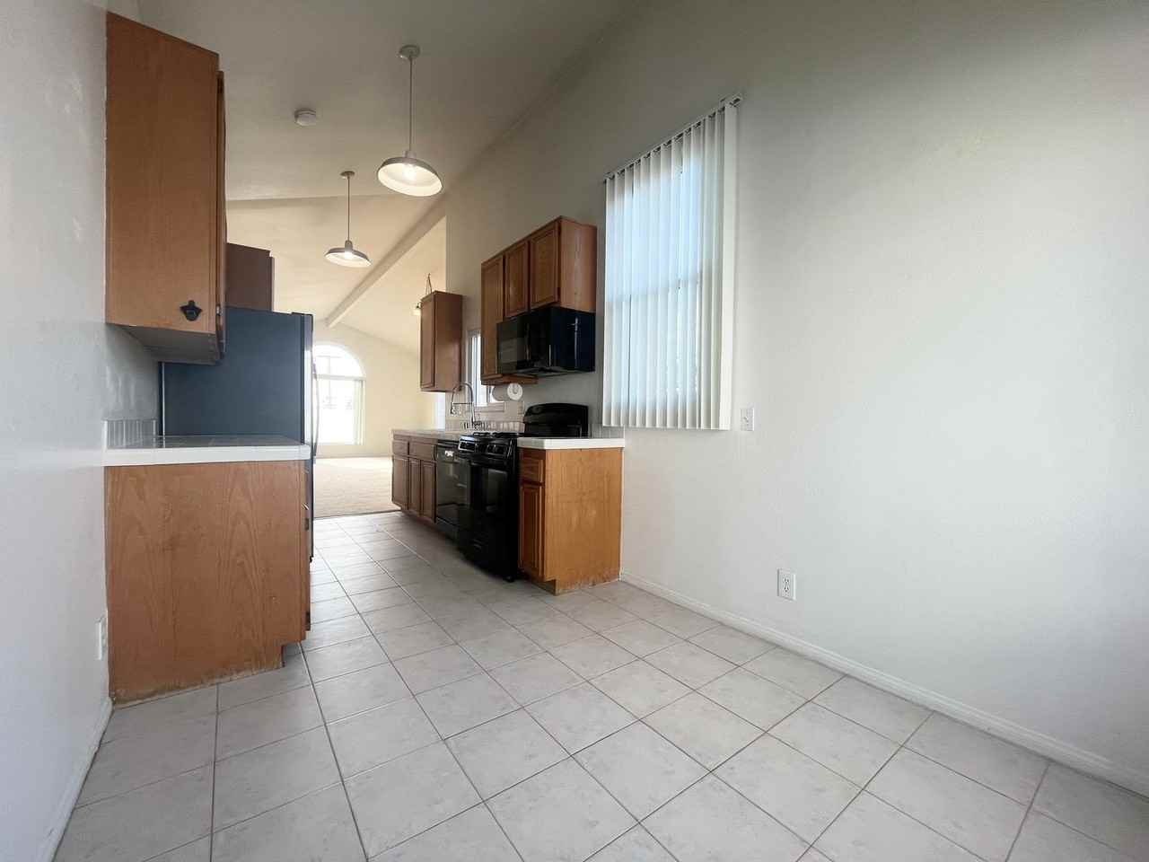 4072 Promontory St - Photo 3 of 16