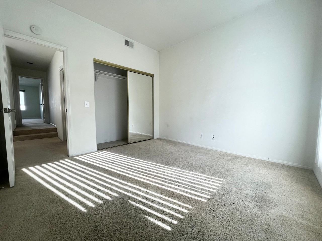 4072 Promontory St - Photo 5 of 16