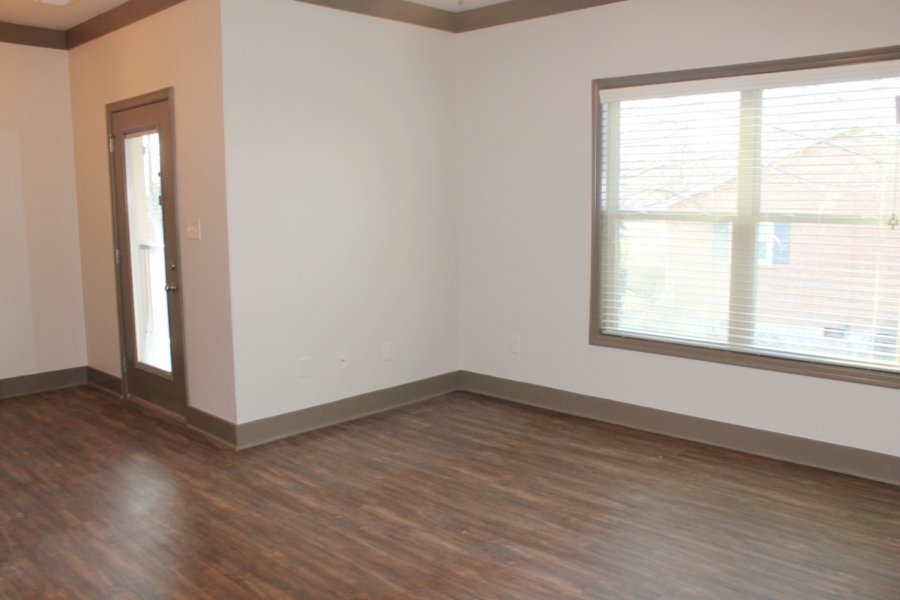 Emmett Place Apartments - Photo 5 of 12