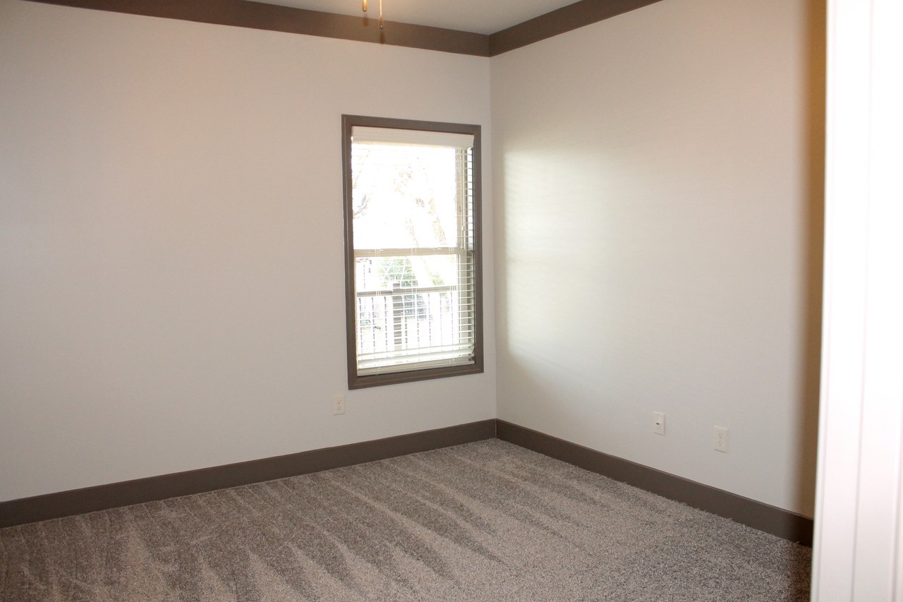 Emmett Place Apartments - Photo 7 of 12