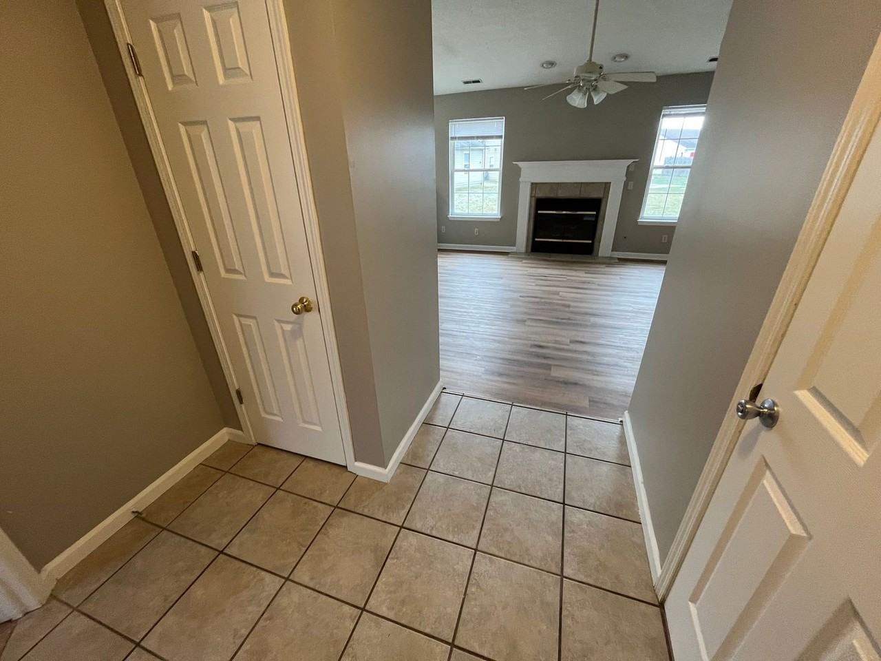 1911 Starks Cir - Photo 2 of 10