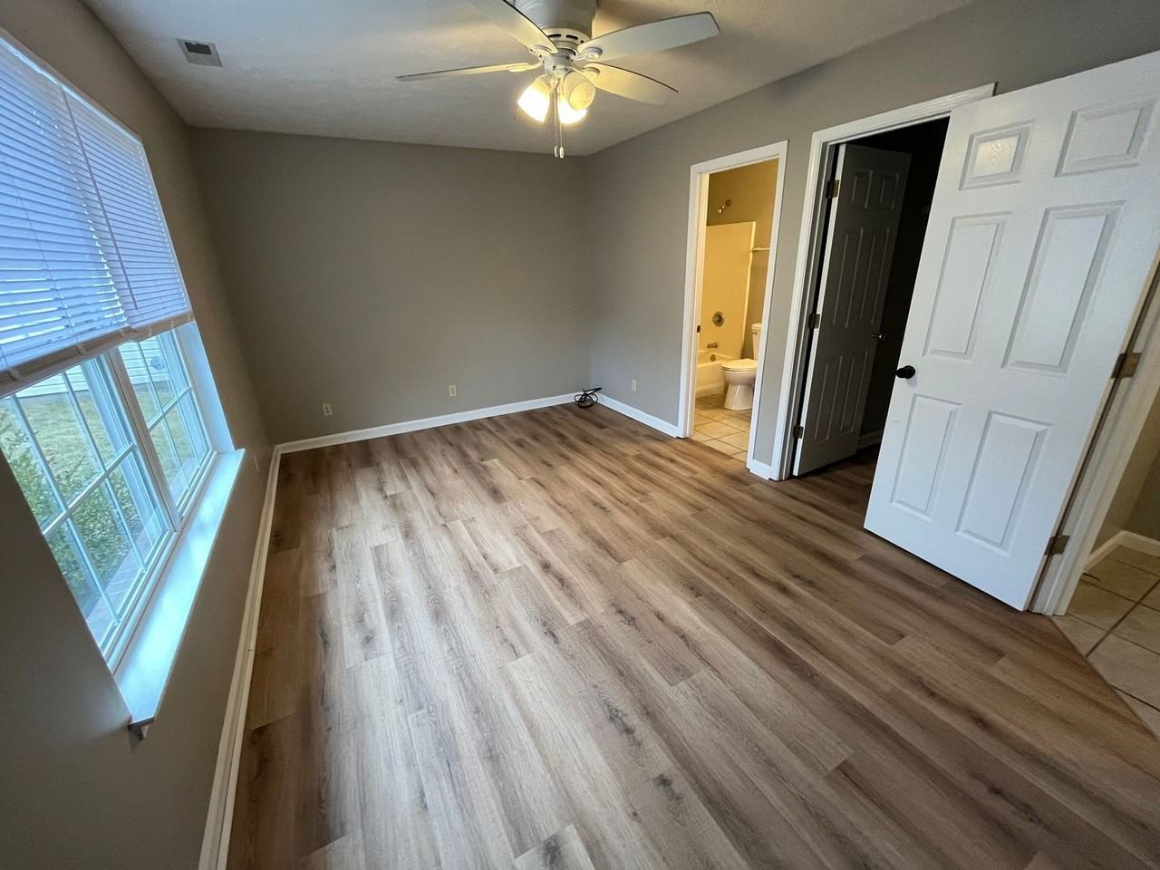 1911 Starks Cir - Photo 4 of 10