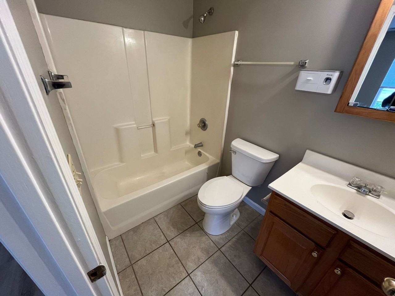 1911 Starks Cir - Photo 5 of 10