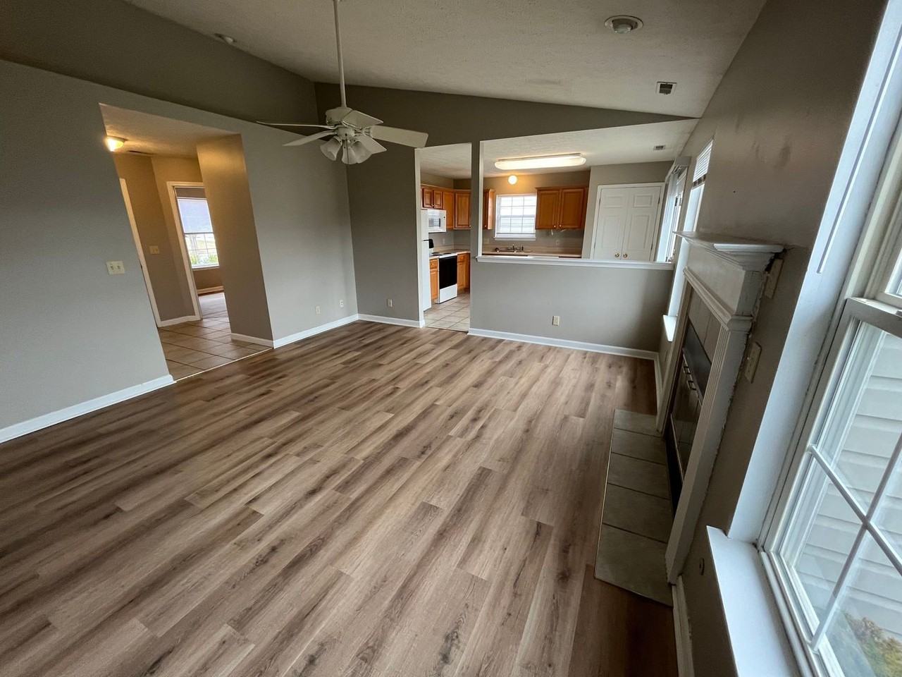 1911 Starks Cir - Photo 6 of 10