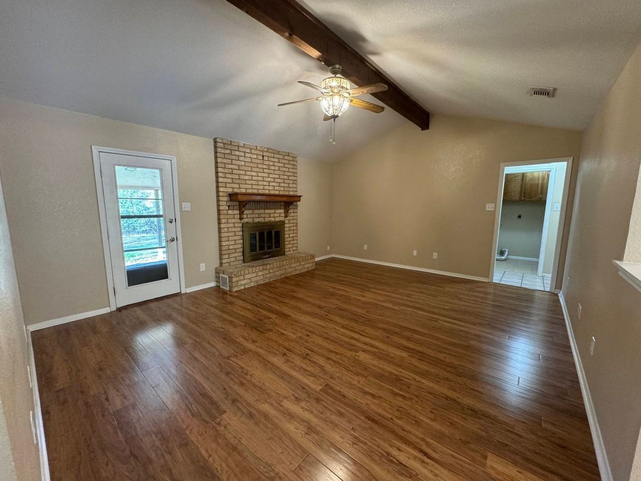 2212 Phyllis Dr - Photo 4 of 27