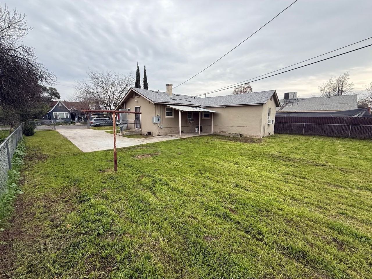 2266 S Eunice Ave - Photo 2 of 16