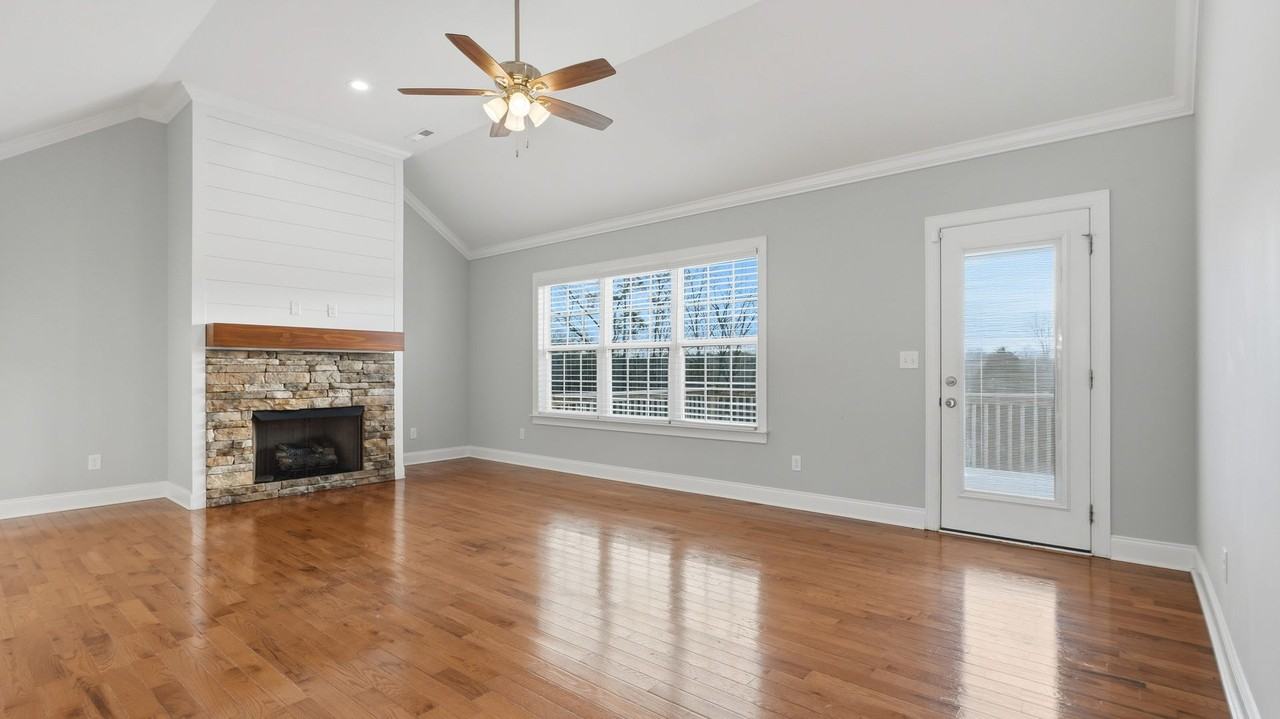 7063 Brady Dr - Photo 4 of 16