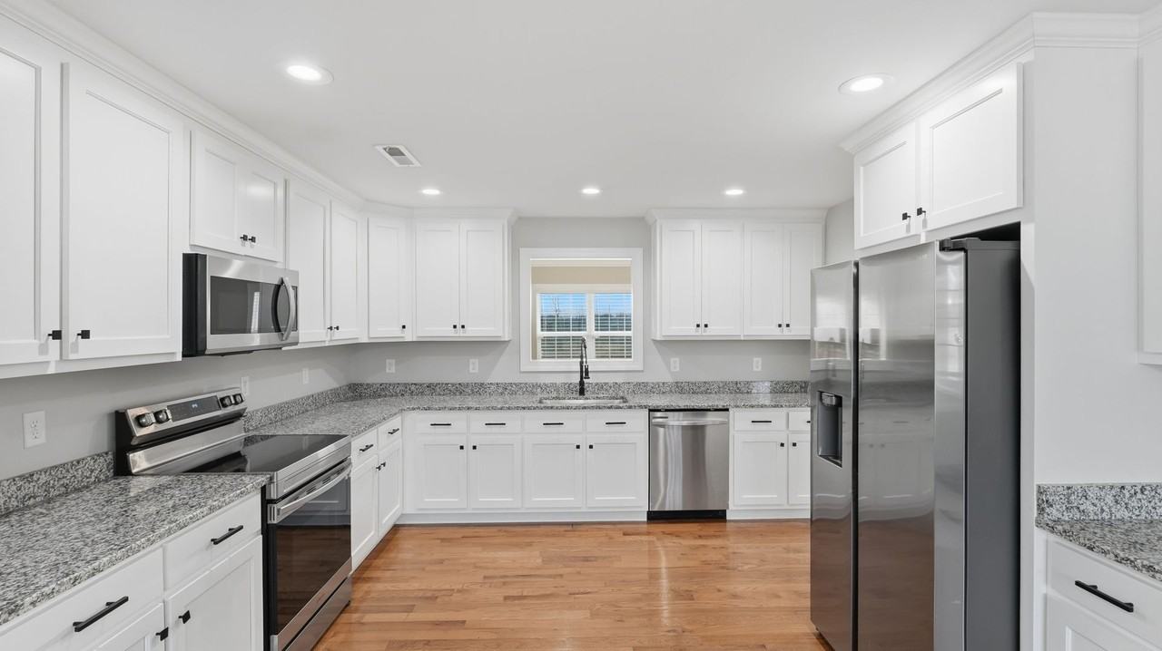 7063 Brady Dr - Photo 5 of 16