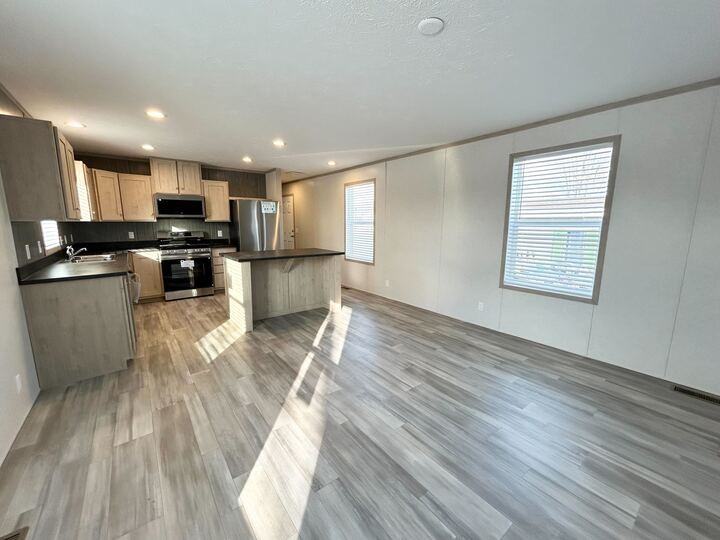 29773 W Deerfield Ct #124 - Photo 4 of 22