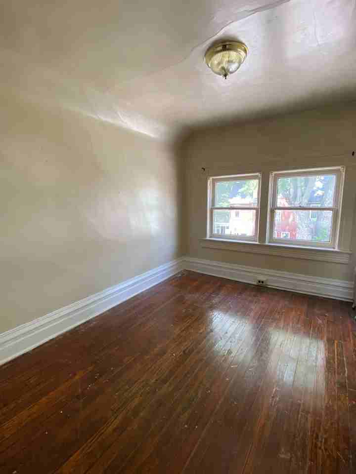 1113 Lincoln Ave - Photo 5 of 8