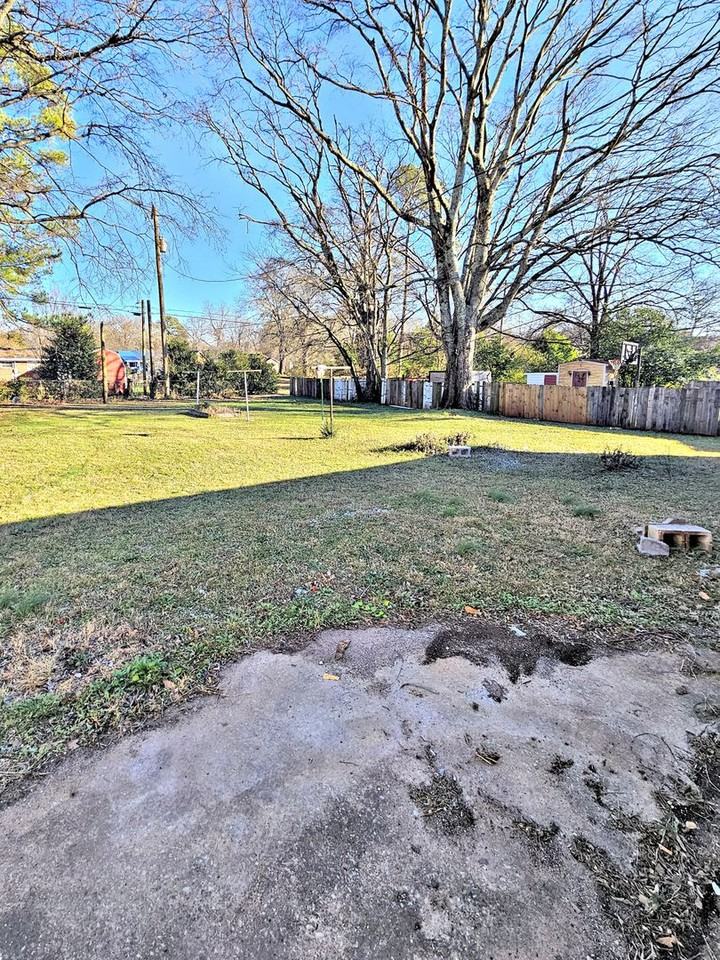 212 10th Ave Nw - Photo 3 of 9