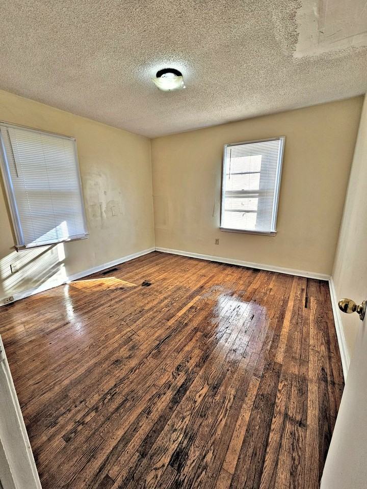 212 10th Ave Nw - Photo 6 of 9