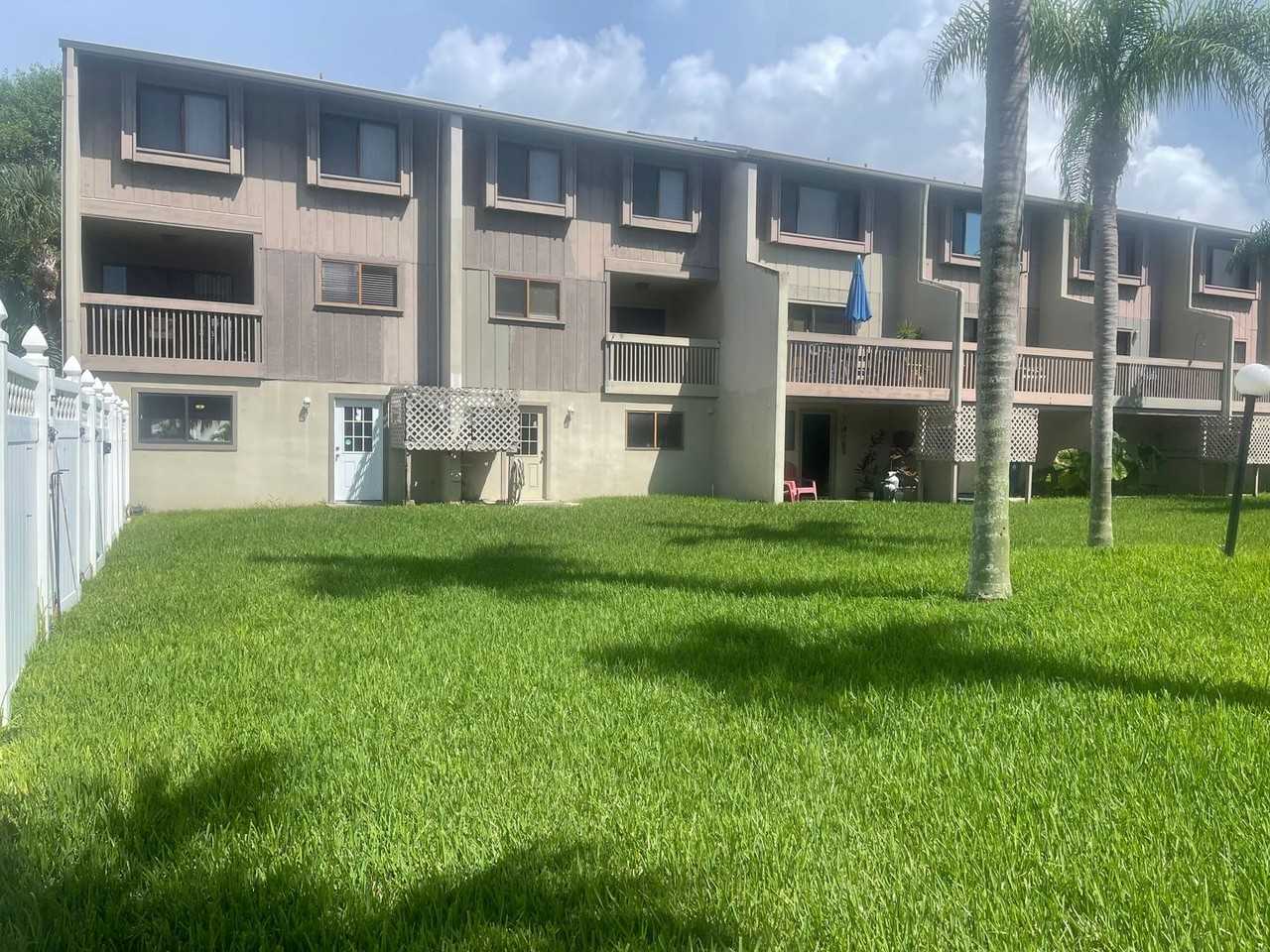 1920 1st St - Photo 2 of 4