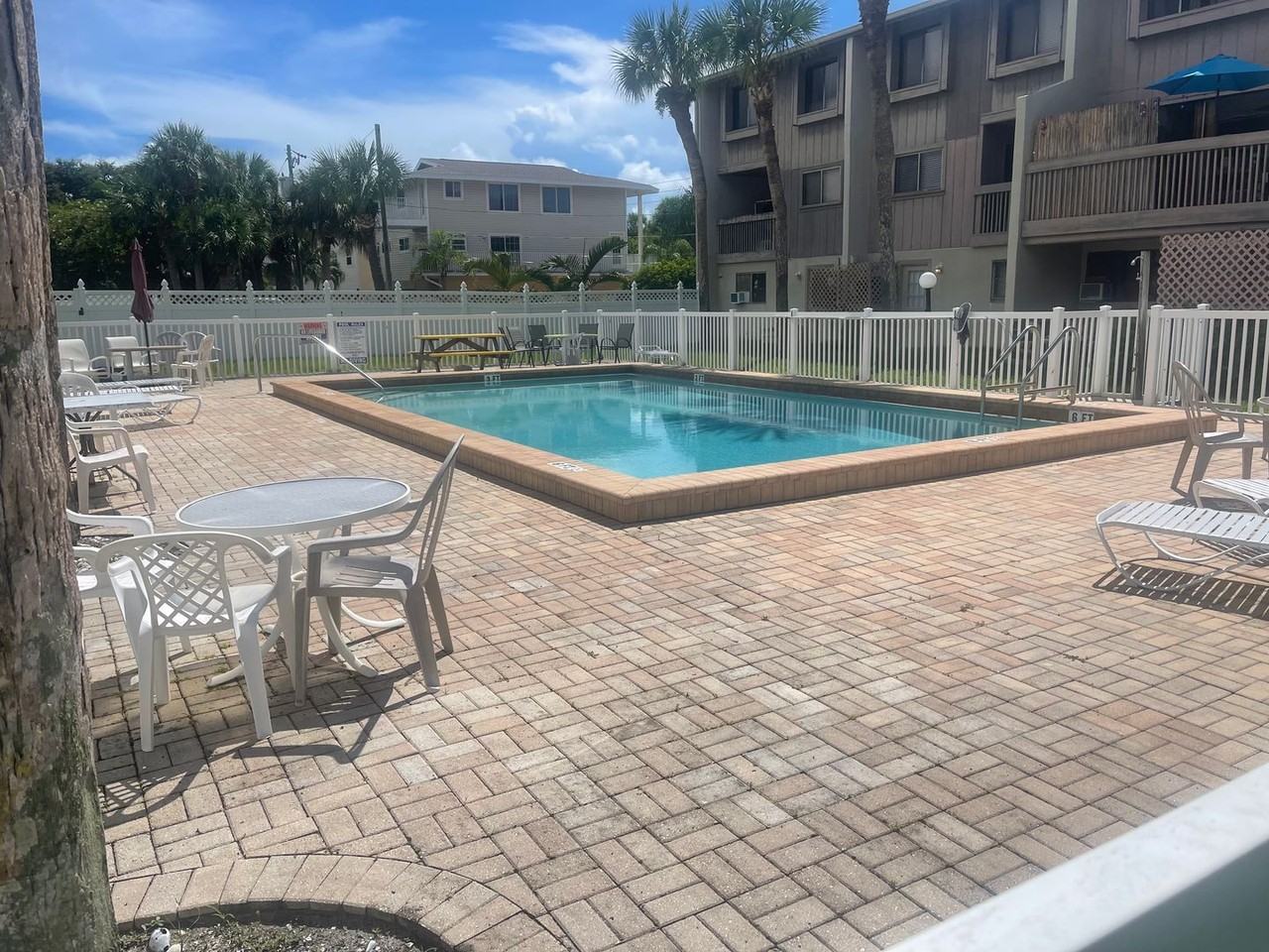 1920 1st St - Photo 3 of 4