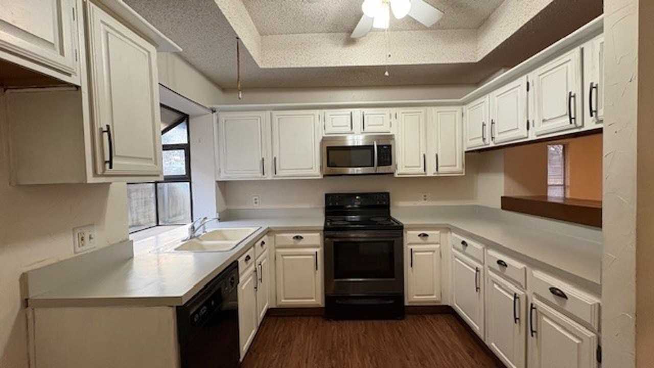 2020 N Saint Andrews Ct - Photo 7 of 15