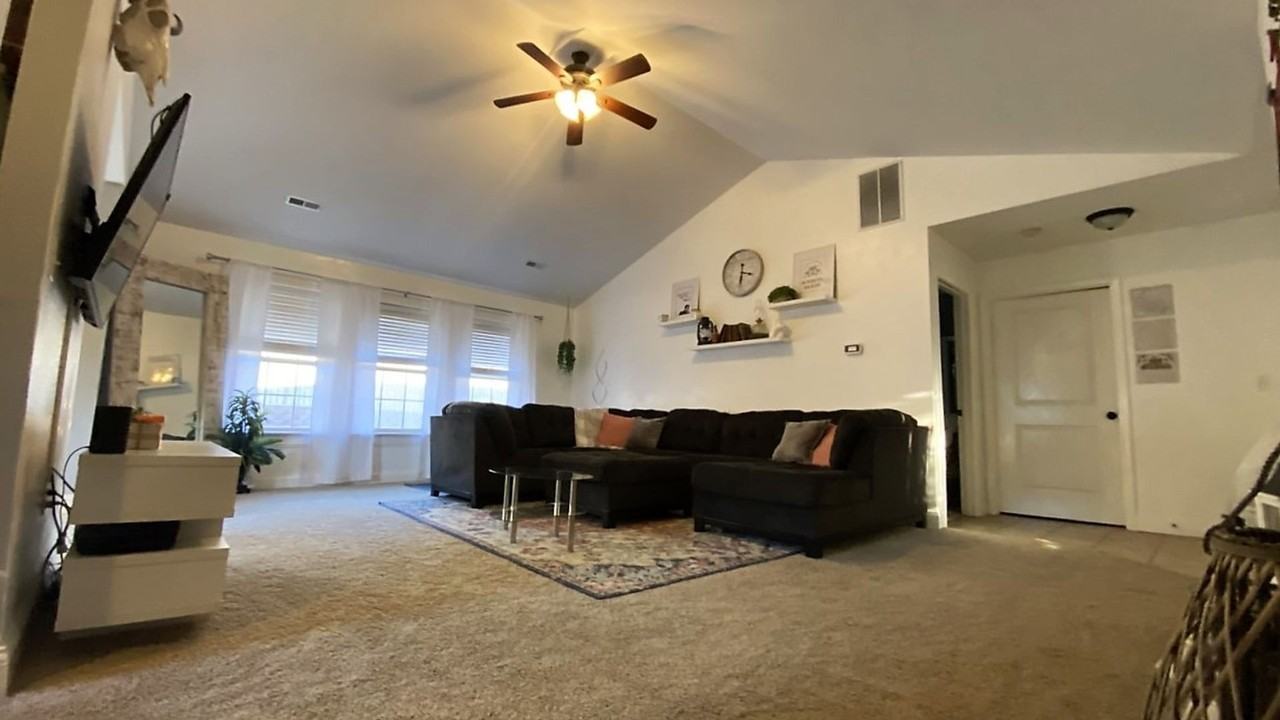 123 Sycamore Dr - Photo 5 of 32