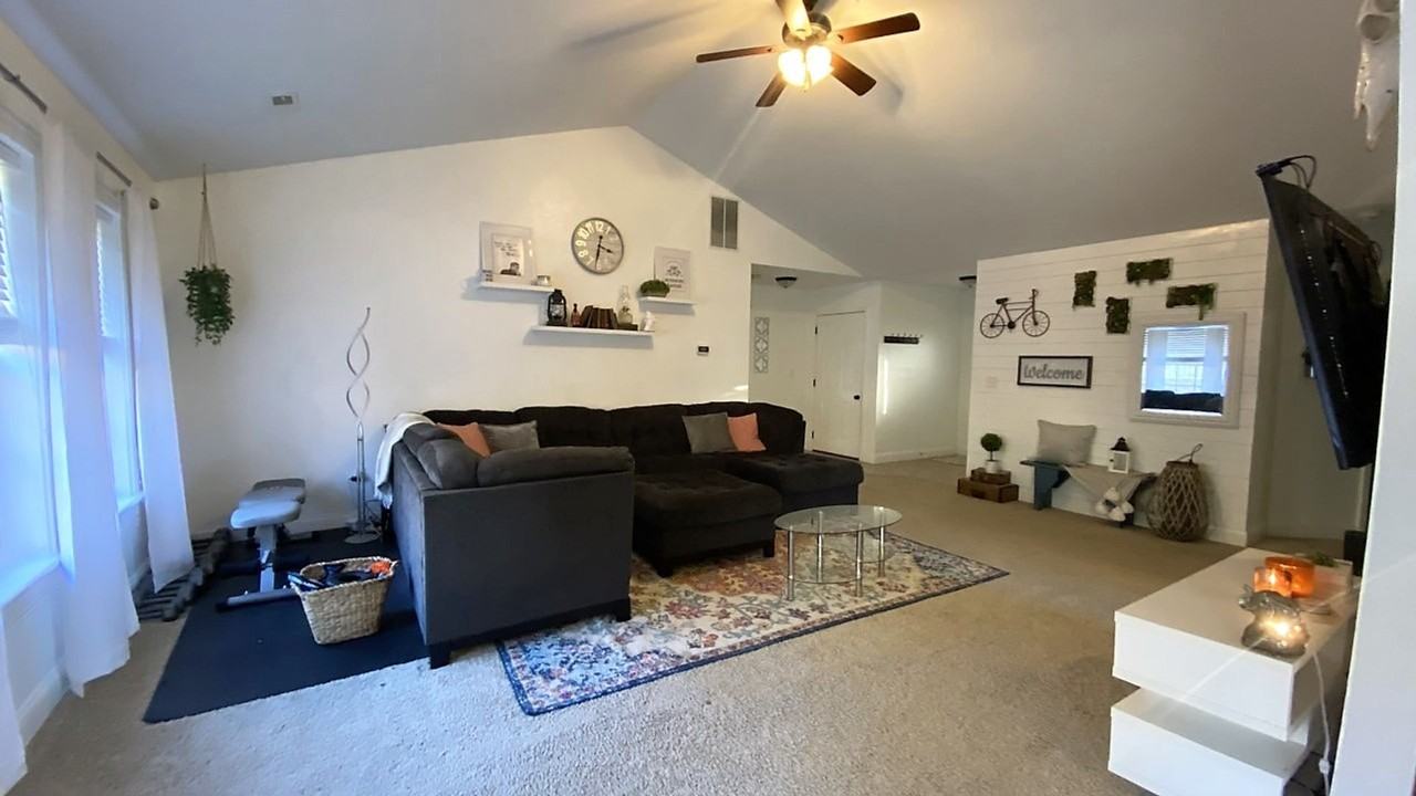 123 Sycamore Dr - Photo 6 of 32