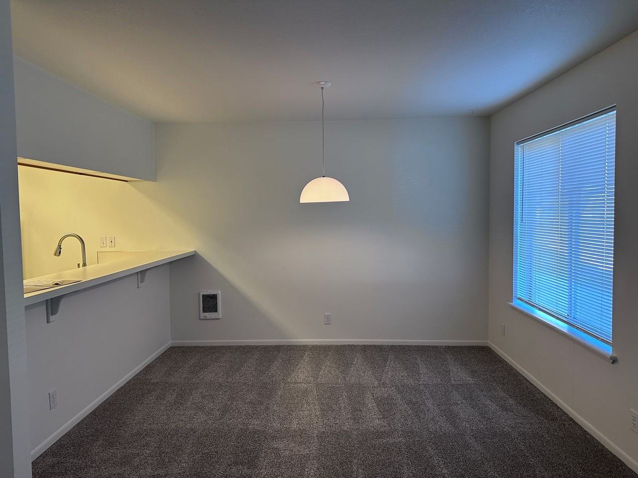 2211 Ne Holliday Ave #2 - Photo 4 of 12