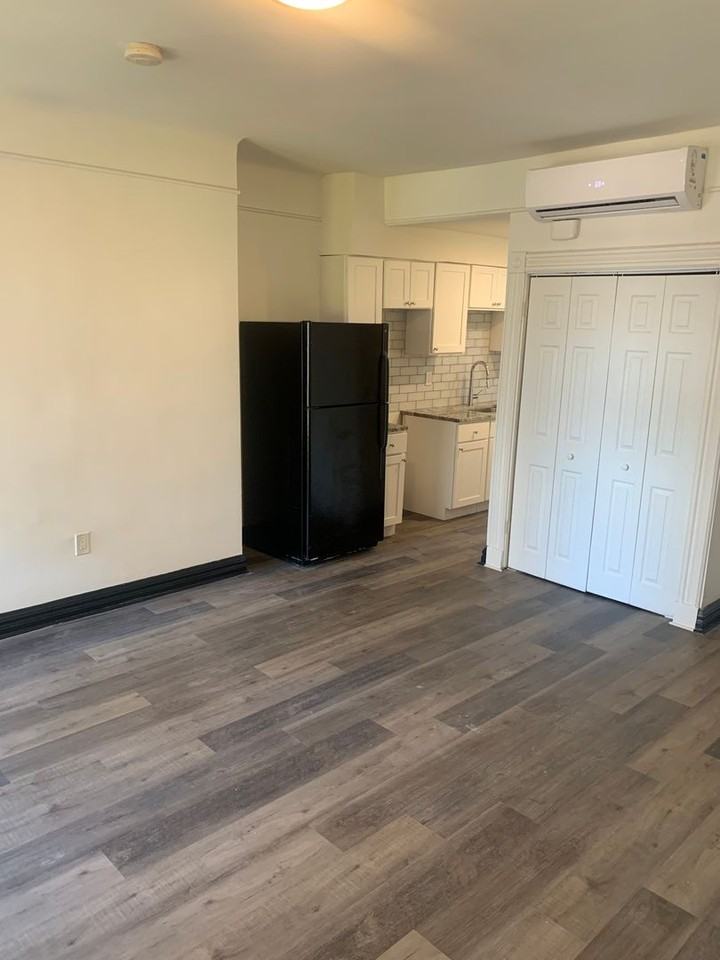 1303 N Charles Street - Photo 7 of 10