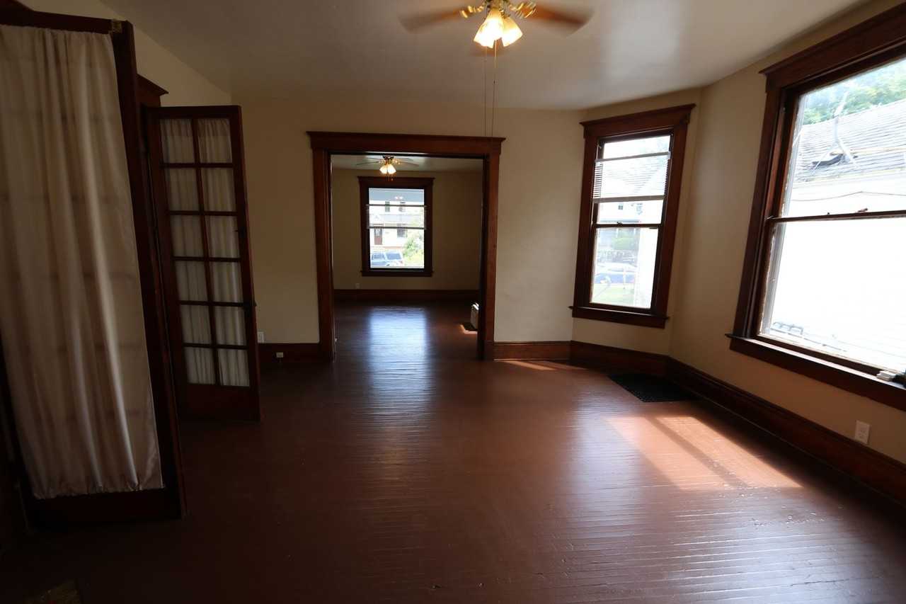 1321 N 7th St - Photo 4 of 10