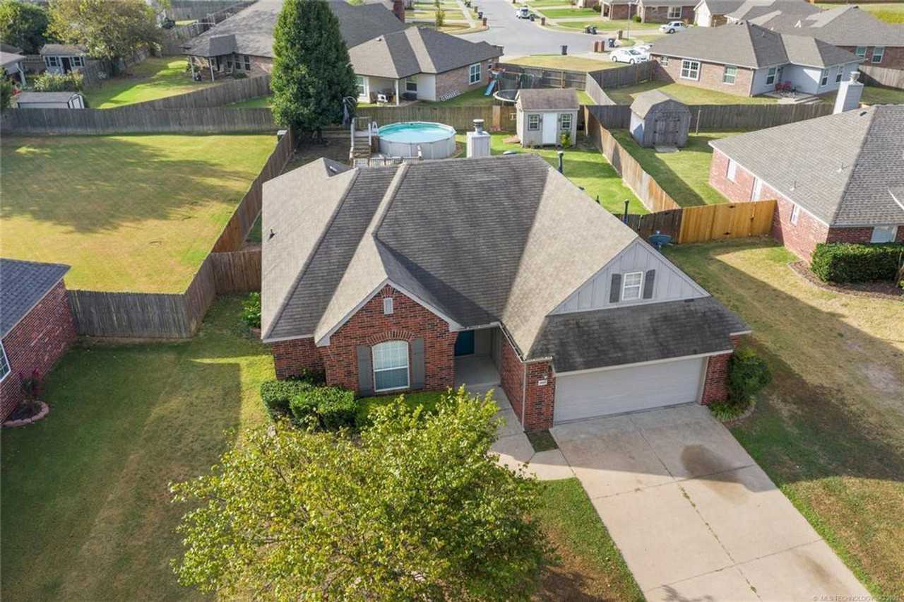 1024 E 146th St S - Photo 3 of 25