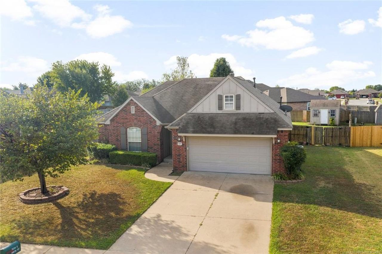 1024 E 146th St S - Photo 4 of 25