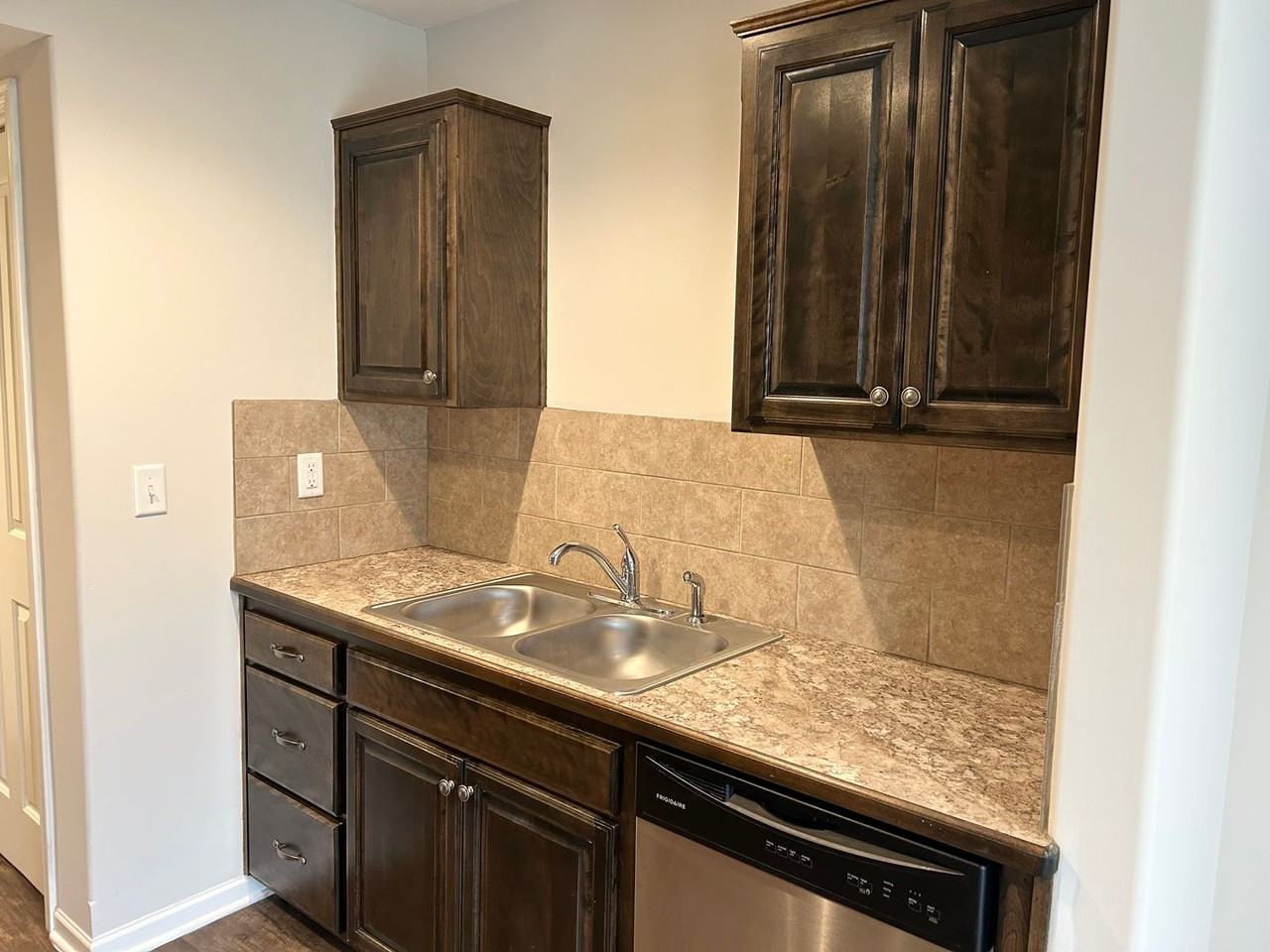 1506 Ne Erin Ct - Photo 4 of 22