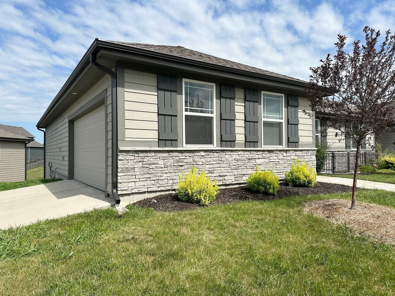 8121 Se 6th St - Photo 5 of 34