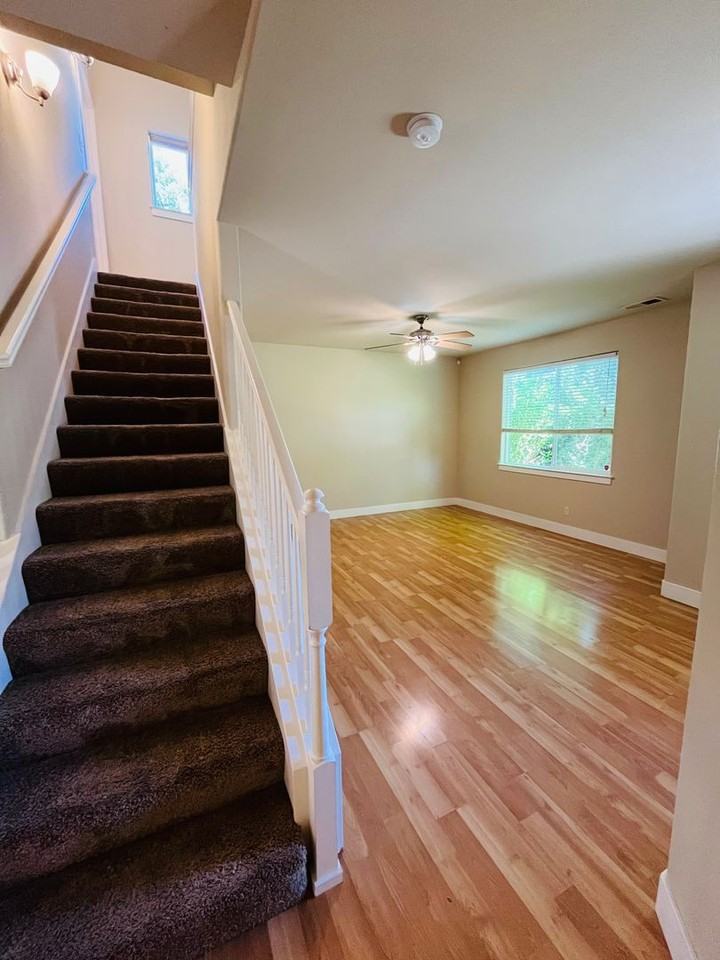 10 Sunflower Ct - Photo 3 of 16