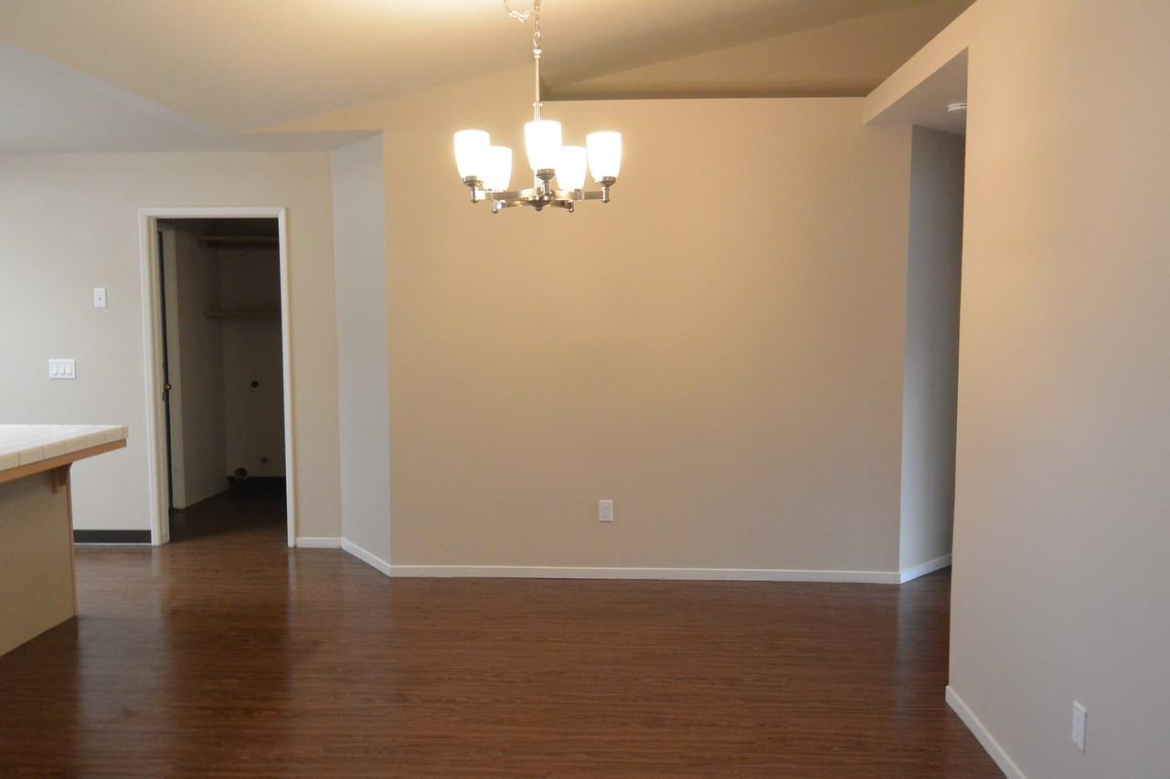 1035 S Tracy St - Photo 6 of 13