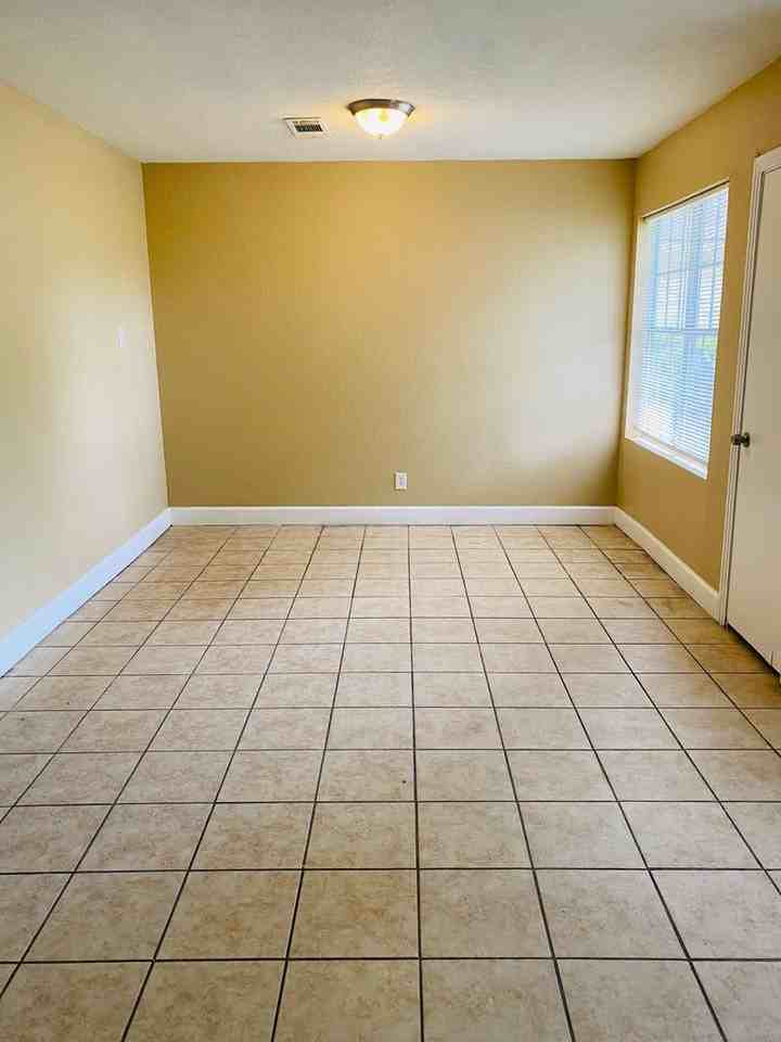 5535 Kenneth Ave - Photo 3 of 11