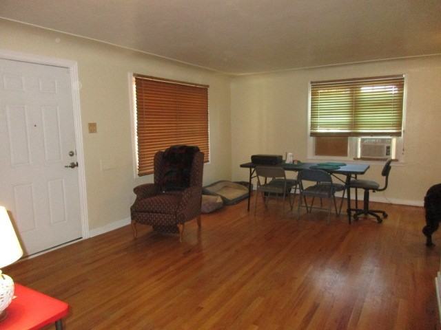 985 S Dale Ct - Photo 4 of 15