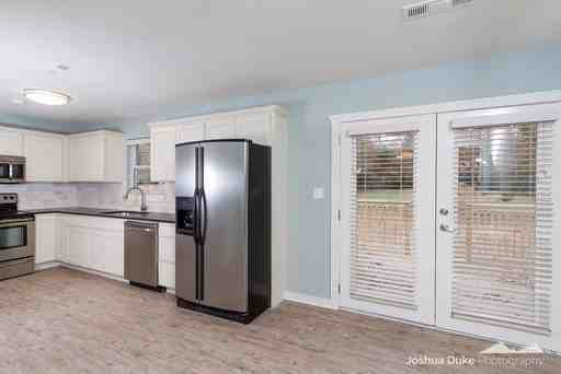 935 S Wood Ave - Photo 7 of 25