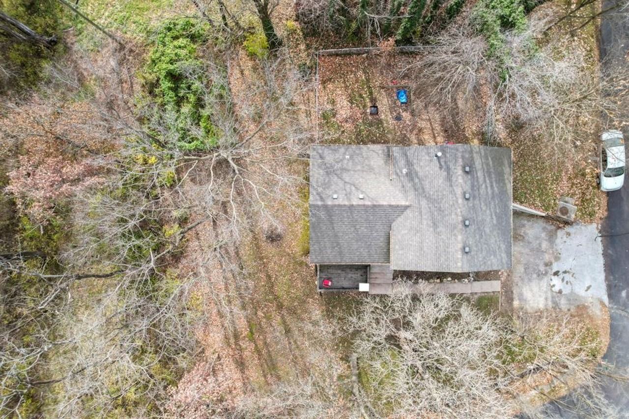 7498 S Hillside Dr - Photo 3 of 18