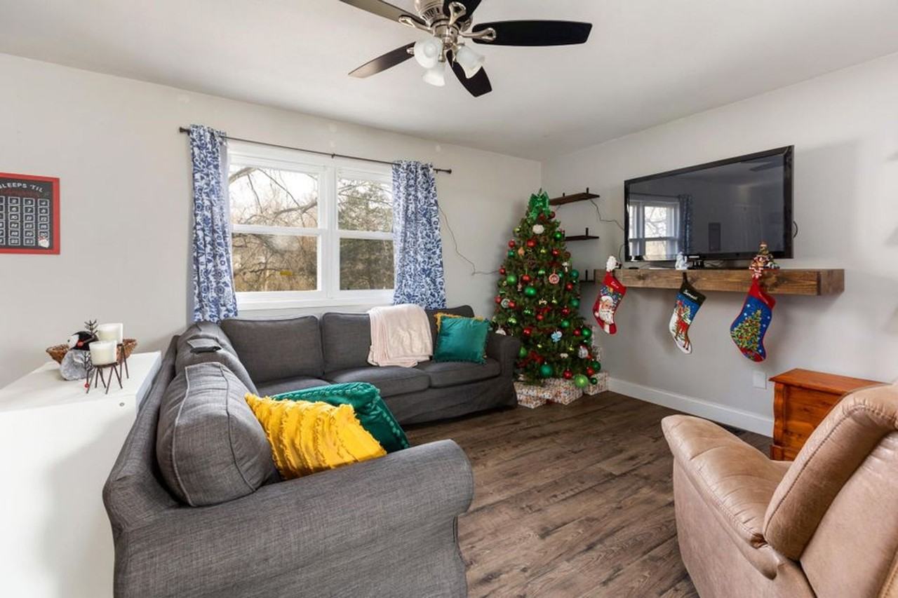 7498 S Hillside Dr - Photo 6 of 18