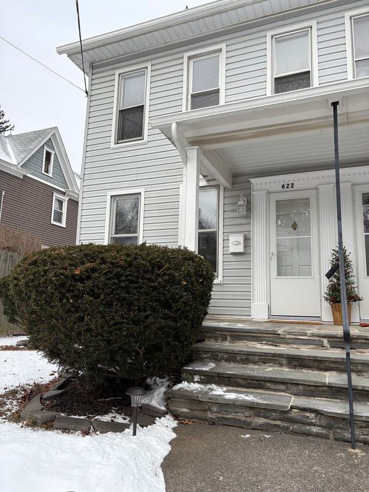 622 Scott St - Photo 2 of 15