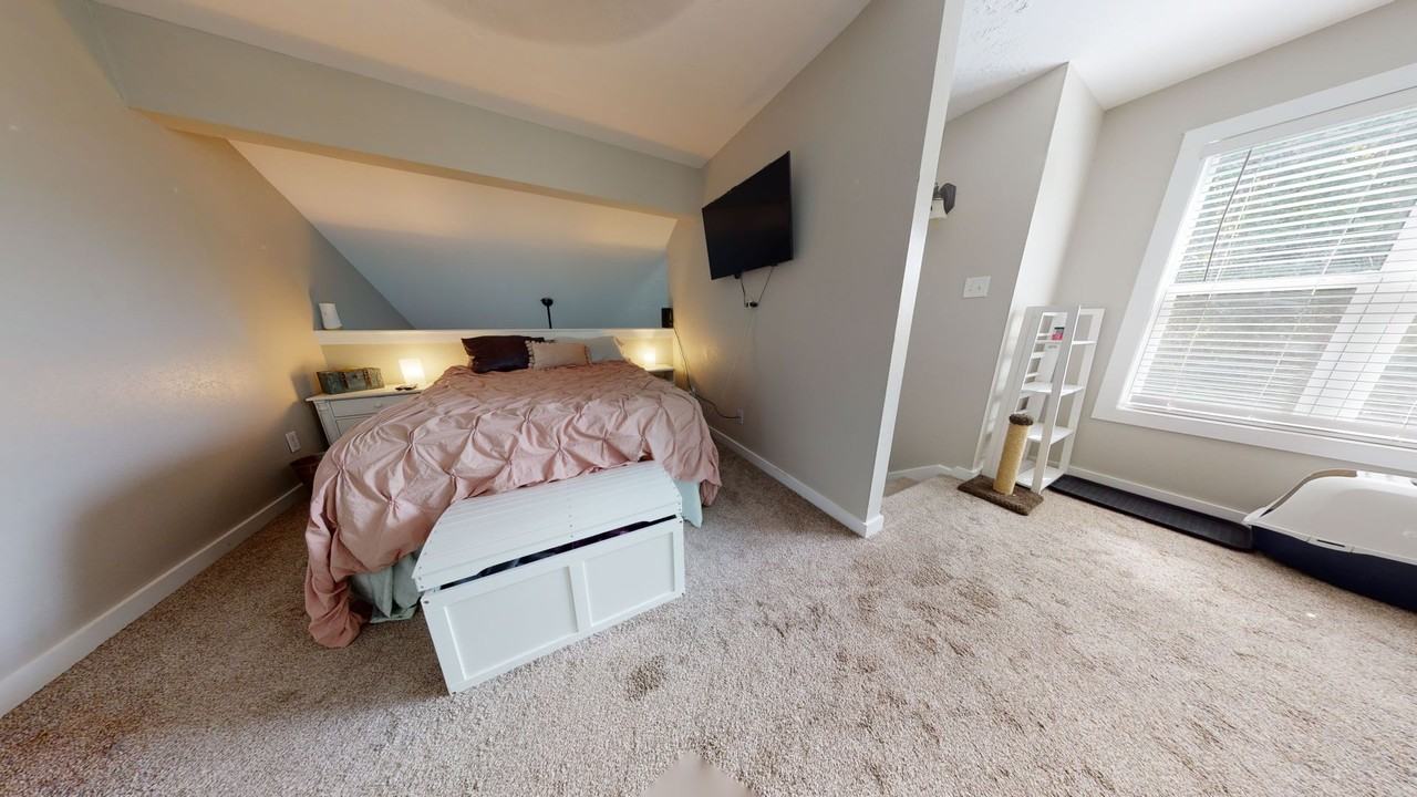 900 Autumn Cir #B - Photo 3 of 6